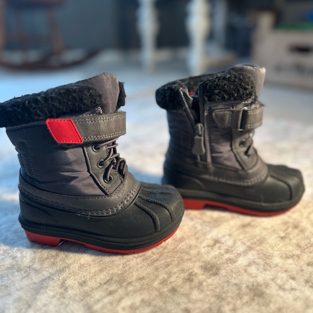 Cat & Jack Gray and Black Kids Snow Boots